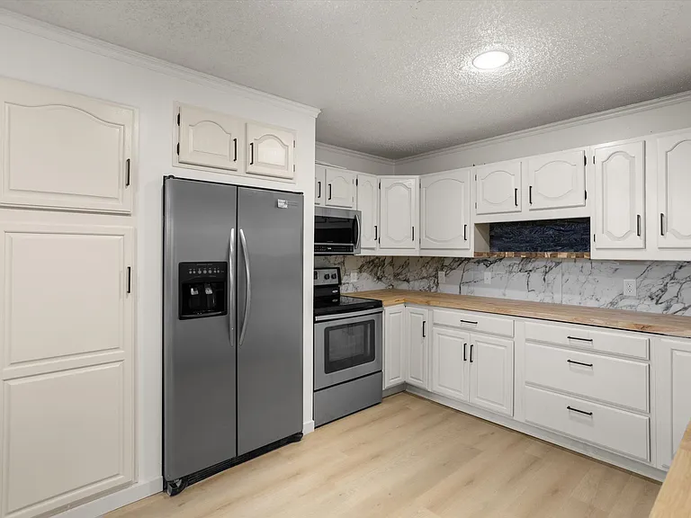 8725 Erie Ln — Photo 18