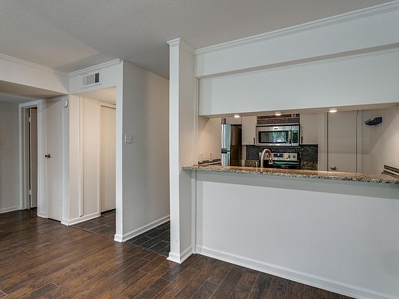 3rd image of 4837 Cedar Springs Rd APT 103