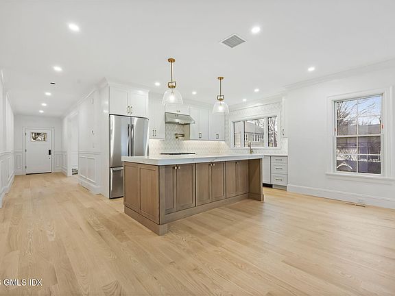 2nd image of 43 High St