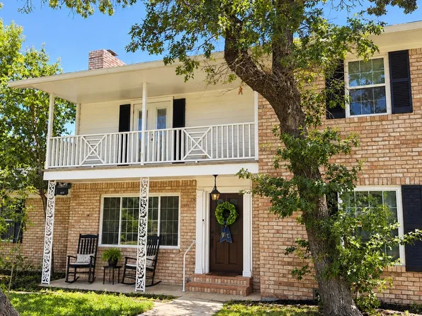425 White Hall Rd, Woodway, TX 76712