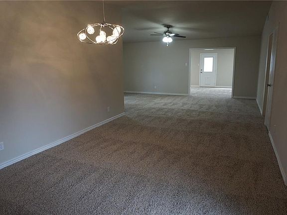 4th image of 2206 Nottingham Dr