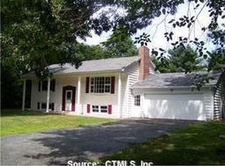 1006 Lake Rd, Montville, CT 06370