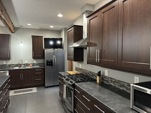 4th image of 510 W 5th Ave #1A