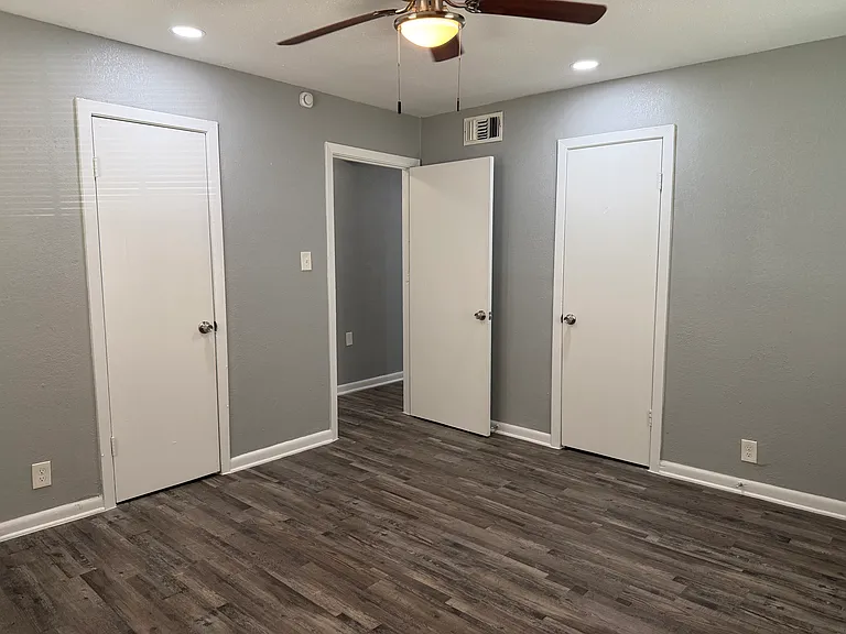 2506 Normont Cir — Photo 13