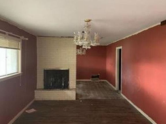 5th image of 932 W Blucher St