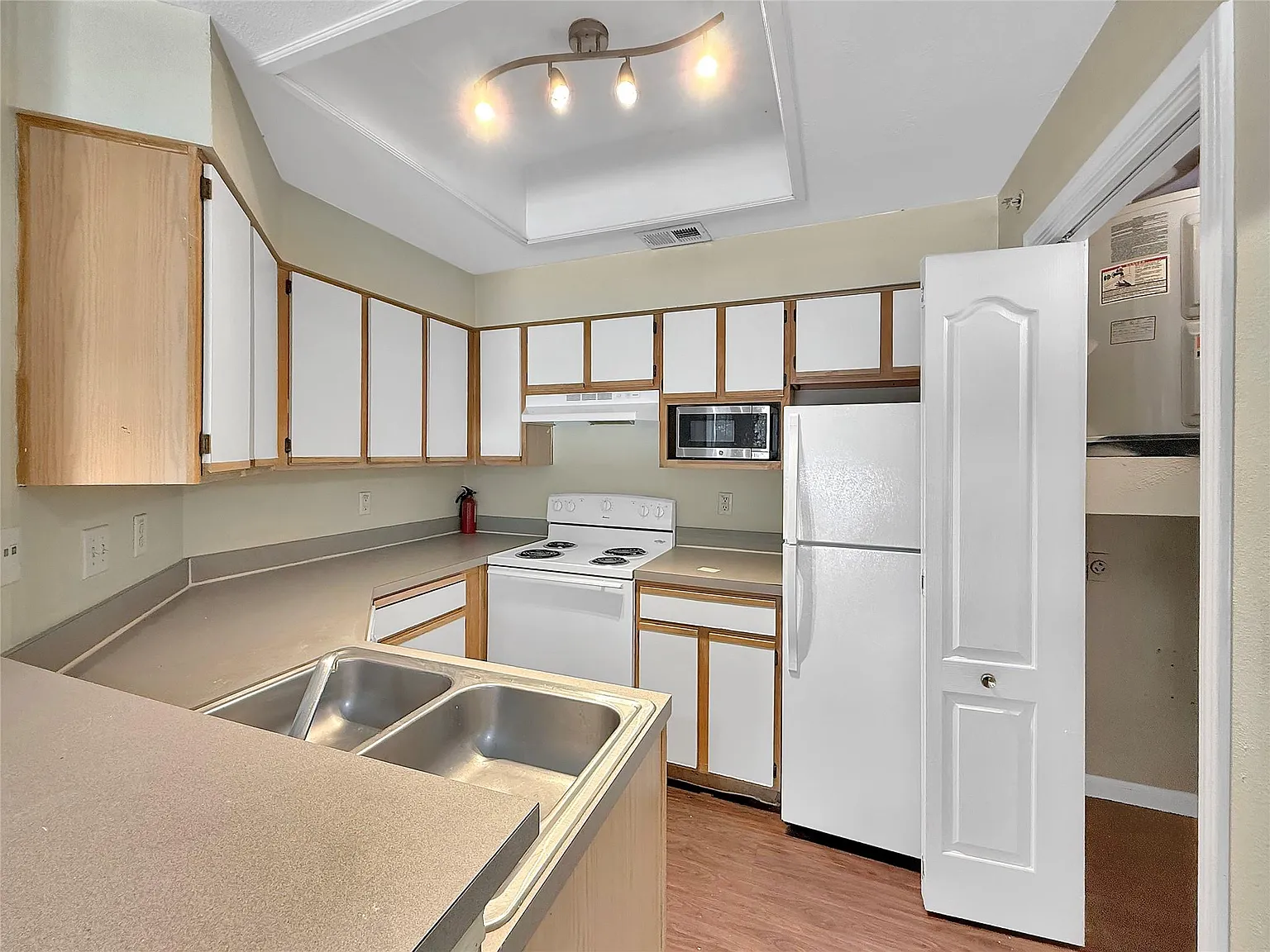 1 bed, 1.0 bath, 608 sqft, $1,099 — Photo 4