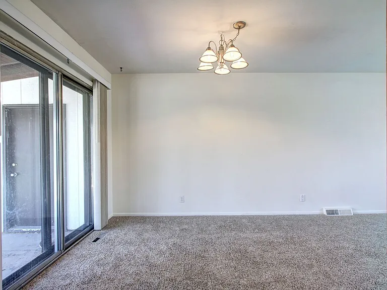 2911 S Clarkson St — Photo 10