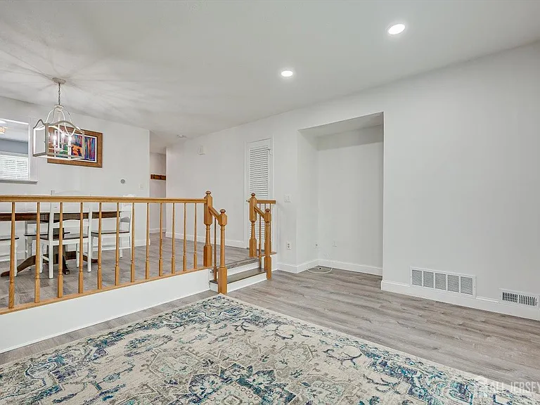 822 Darlington Dr — Photo 12