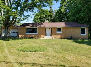 626 W Hile Rd, Norton Shores, MI 49441