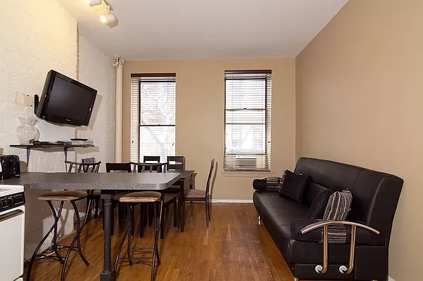 Rented by I Stay NY LLC | media 27