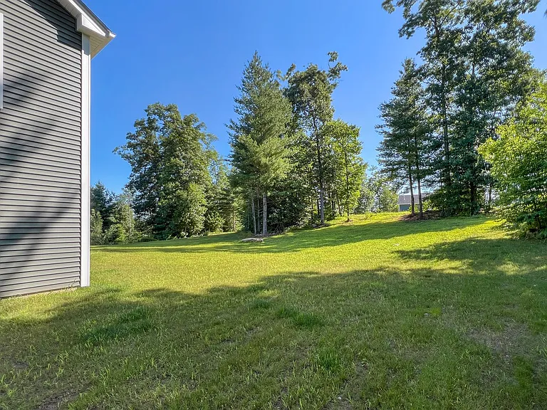 71 Donovan Dr — Photo 5