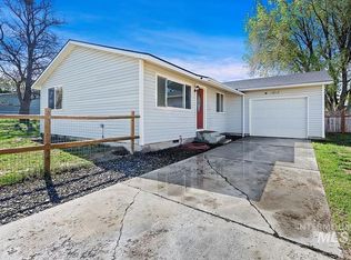 9194 Rolling Hills Ct, Nampa, ID 83686