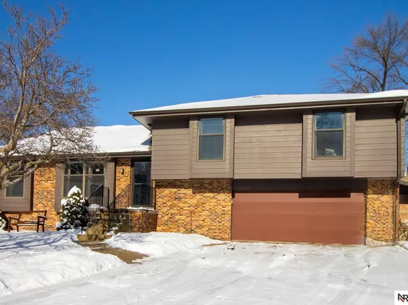 2004 S 139th Cir, Omaha, NE 68144