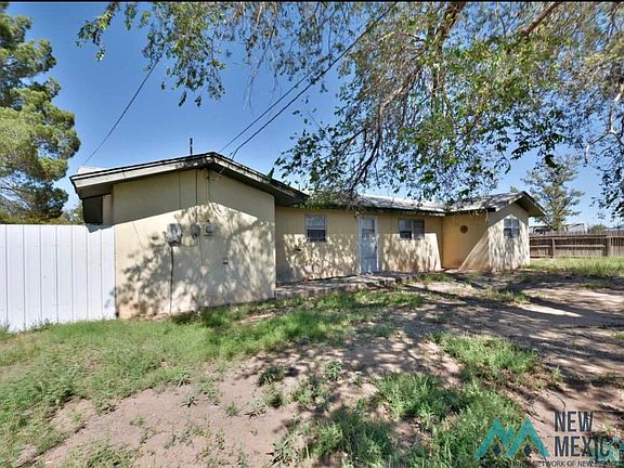 2nd image of 601 W 17th Ln