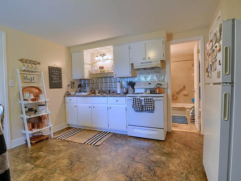 3501 Thomas Rd #5 — Photo 4