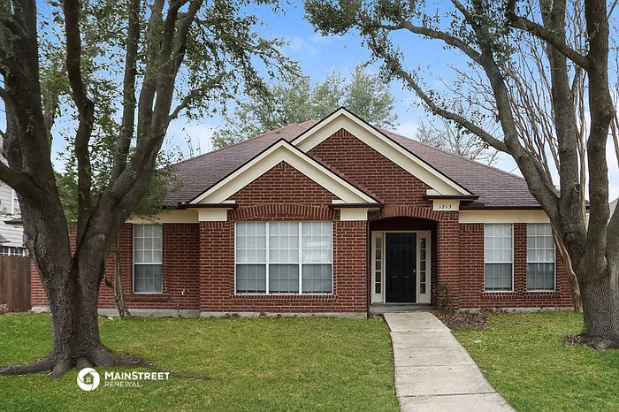 1st image of 1213 Woodthorpe Dr