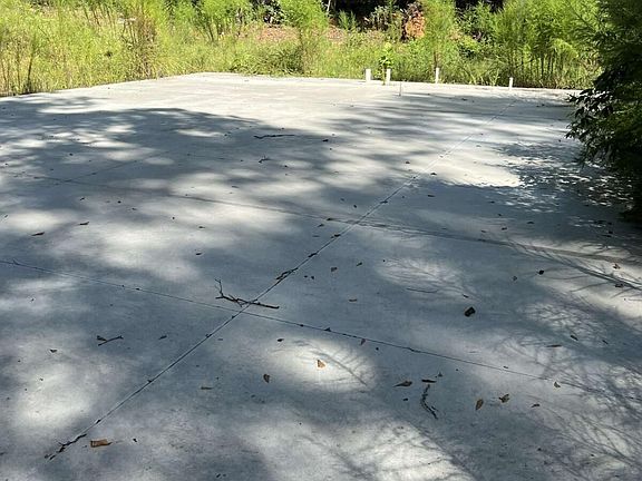 3rd image of 46 Creek Rdg