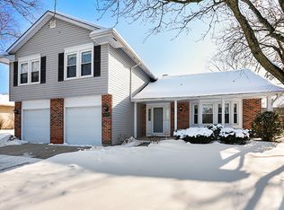 4035 N Parkside Dr, Hoffman Estates, IL 60192