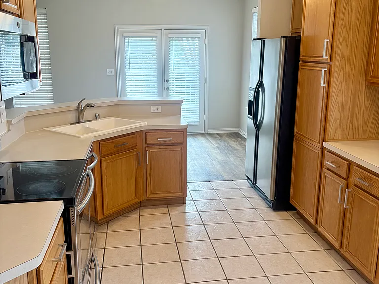 9836 Cambria Ct — Photo 3
