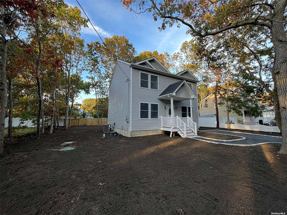 15 Booth St Centereach NY Zillow