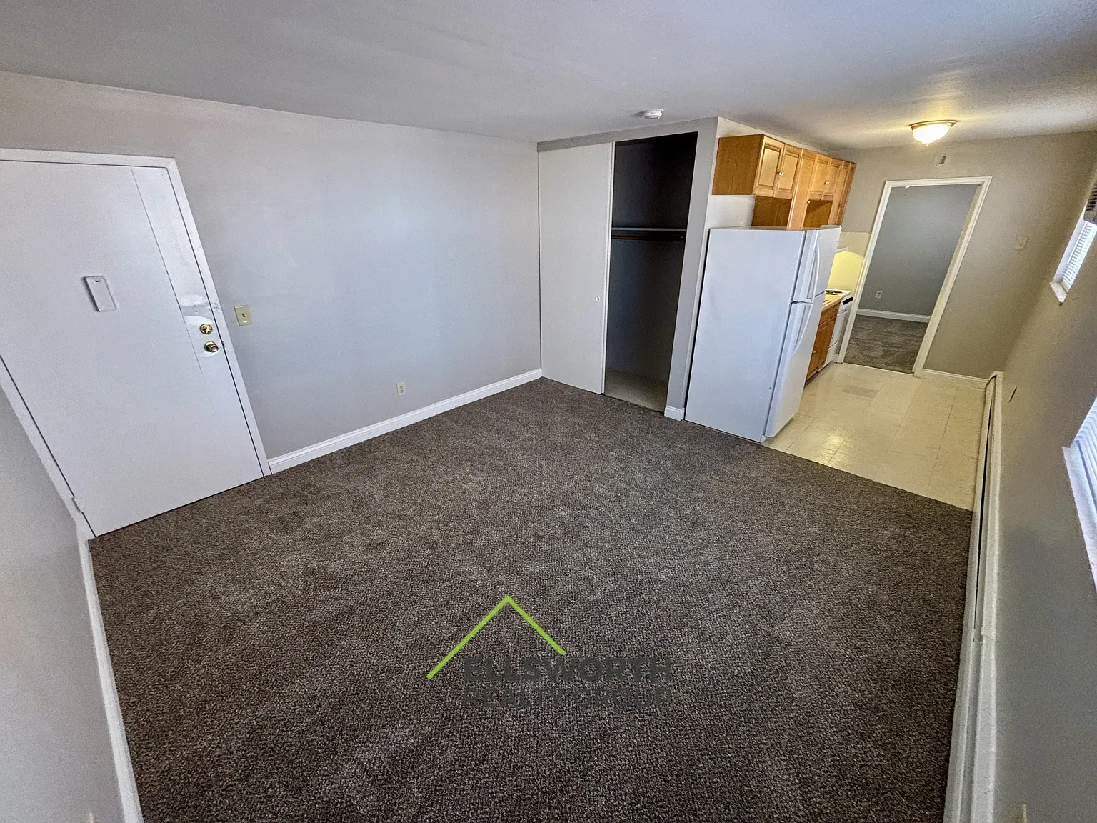 2208 Lawn Ave — Photo 2