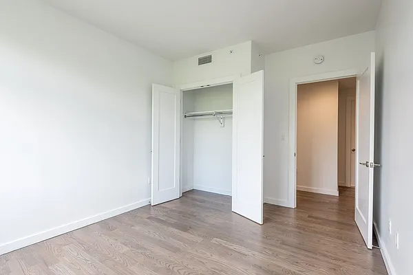 Rented by Nooklyn NYC LLC | media 24