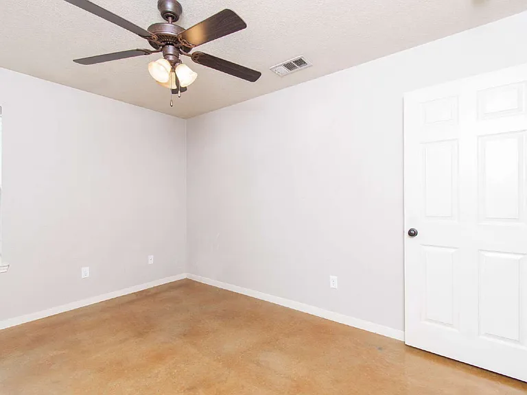 4409 Brutus Ln #B — Photo 13