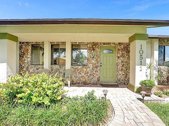 4th image of 10511 SW 50th St