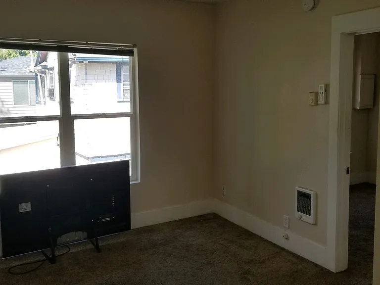 3211 SE 11th Ave #5 — Photo 5