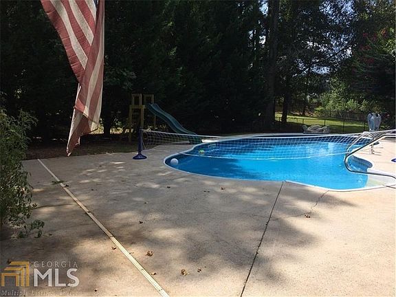 3rd image of 211 Cathy Ann Ln NW