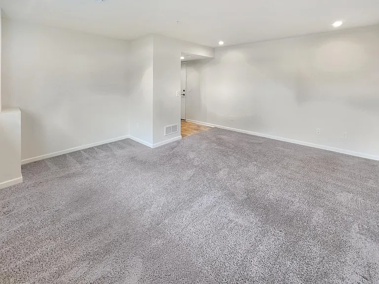 6964 Huckleberry Dr — Photo 20