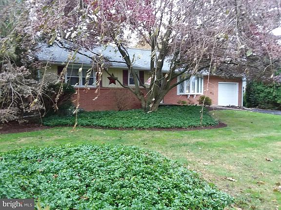 2nd image of 295 Sun Valley Dr
