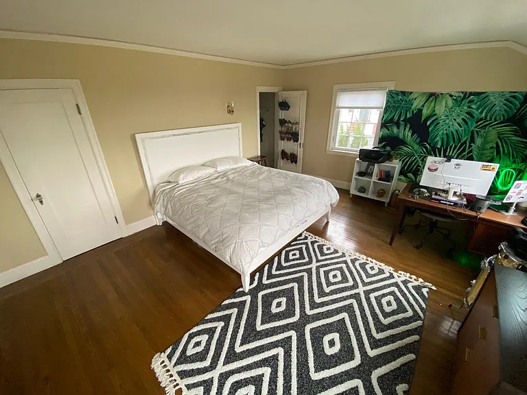 1930 Hoover Ave — Photo 10