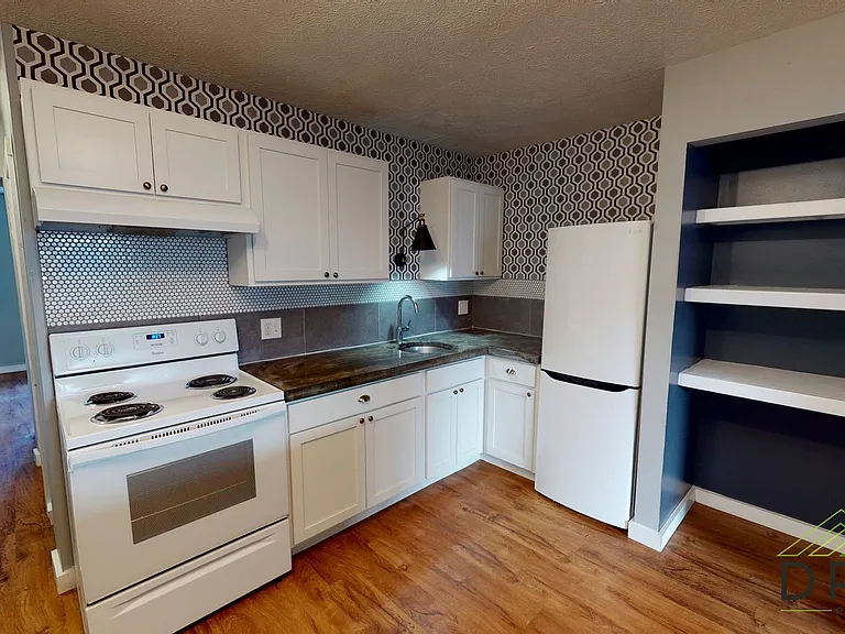 326 E Hillsdale St #8 — Photo 5
