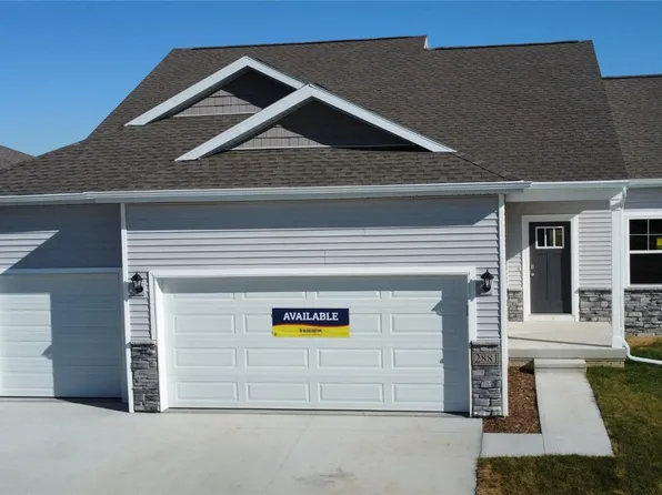 2881 Meadow Ct, Hiawatha, IA 52233