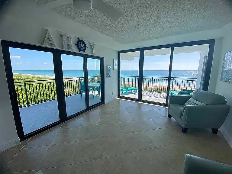 2 bed, 1113 sqft, $2,400 — Photo 2