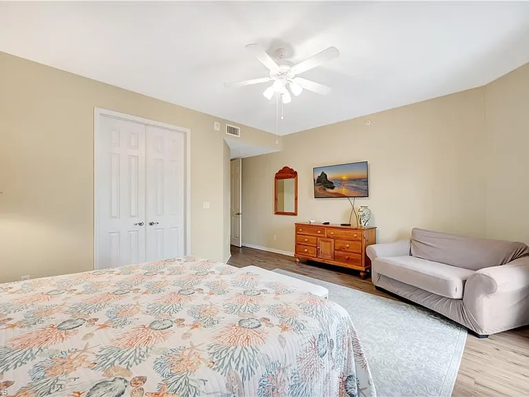 400 Flagship Dr #403 — Photo 8