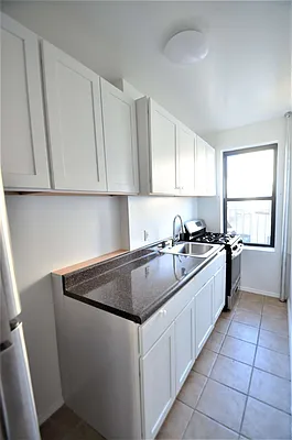 Rented by CITY SKYLINE REALTY INC | media 9