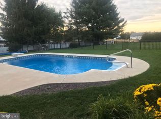 89 Fairland Rd, Manheim, PA 17545