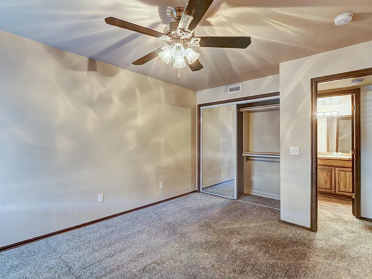 14415 N Pennsylvania Ave #B — Photo 8