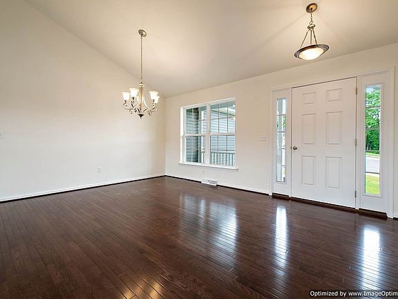 Dining- similar photo