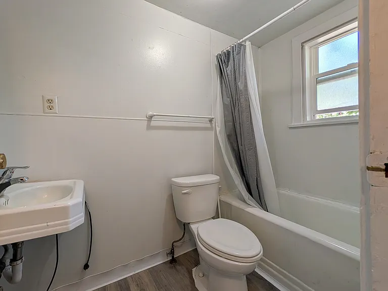 509 N Walnut St #5 — Photo 6