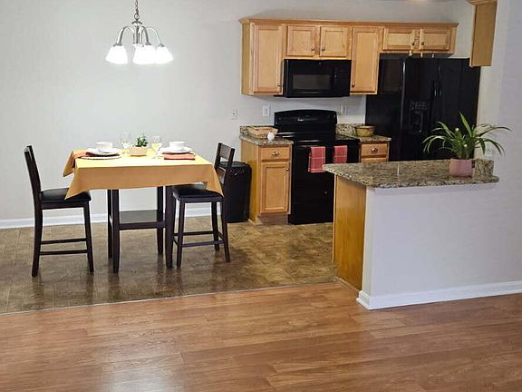 3rd image of 10200 Deer Vista Dr Unit 202
