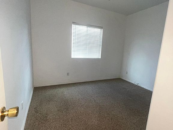 3rd image of 1730 Manzanita Dr