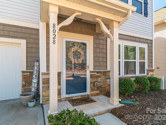 3rd image of 8028 Tricia Pointe Pl