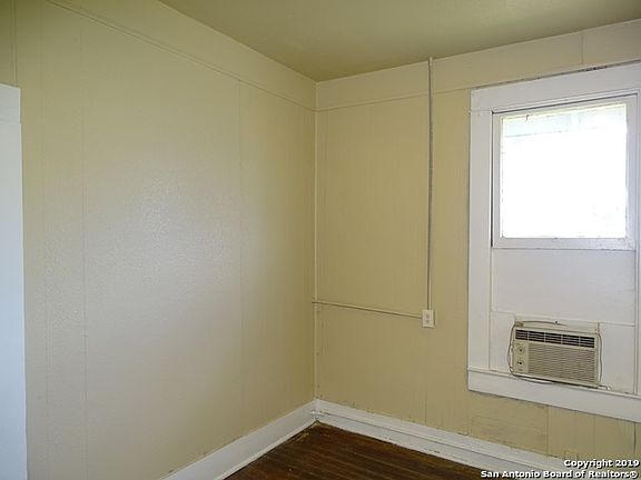 4th image of 146 Fairview Ave APT 3