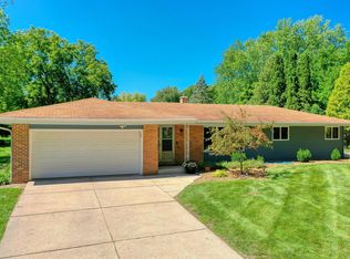 W278N1871 Lakeview Dr, Pewaukee, WI 53072
