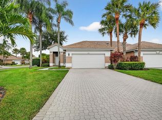6900 Cairnwell Drive, Boynton Beach, FL 33472