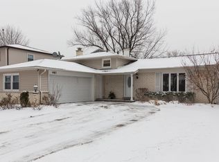 461 Middlesex Ct, Buffalo Grove, IL 60089