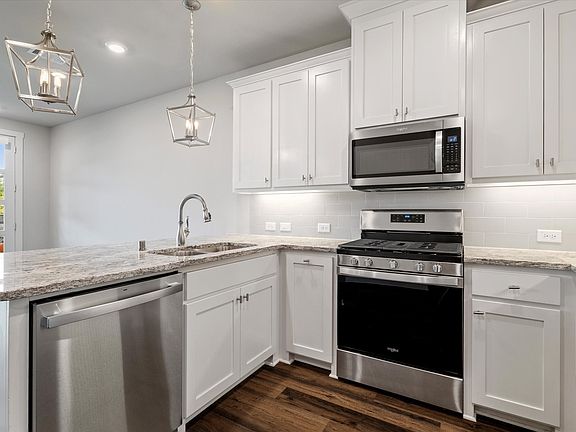 3rd image of 3741 Pine Leaf Ln